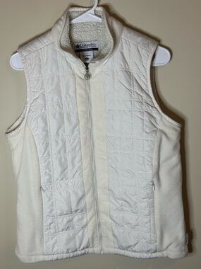 Columbia Women's SMALL Cream Quilted Sherpa Vest